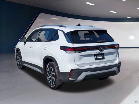 Certified 2026 Volkswagen Tiguan S FWD image 5