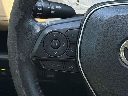 Used 2019 Toyota RAV4 XLE Premium FWD image 13