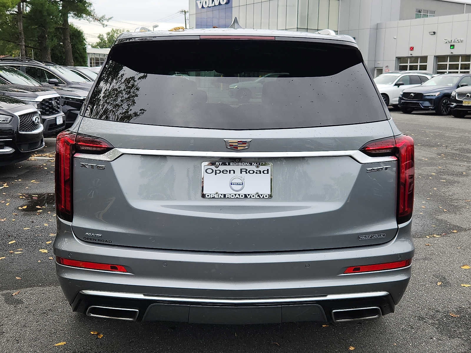 Used 2024 Cadillac XT6 Luxury w/ LPO, Floor Liner Package AWD/4WD image 5