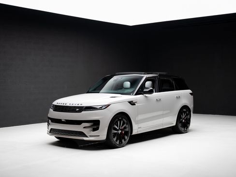 Used 2025 Land Rover Range Rover Sport Autobiography AWD/4WD image 4