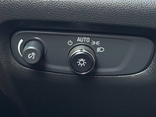 Used 2022 Chevrolet Traverse LT AWD/4WD image 29