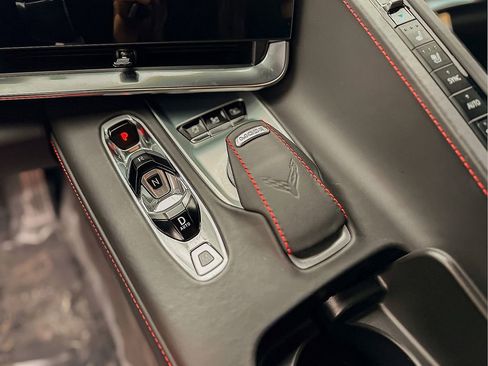 Used 2023 Chevrolet Corvette Stingray Premium Conv w/ Z51 Performance Package image 28