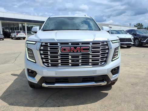 New 2026 GMC Yukon Denali w/ Denali Reserve Package AWD/4WD image 2