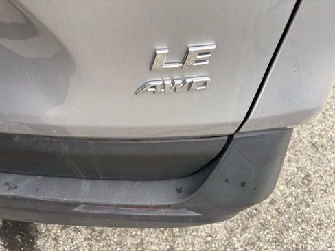 Used 2024 Toyota RAV4 LE AWD/4WD image 11