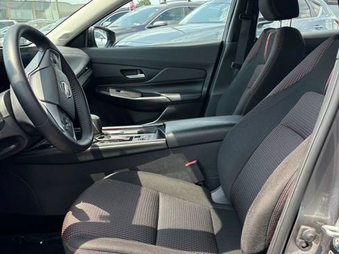 Used 2026 Nissan Sentra SR w/ Floor Mat Package FWD image 8