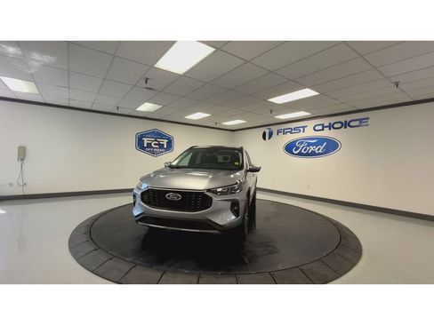 Used 2024 Ford Escape SE w/ PHEV Premium Package FWD image 5