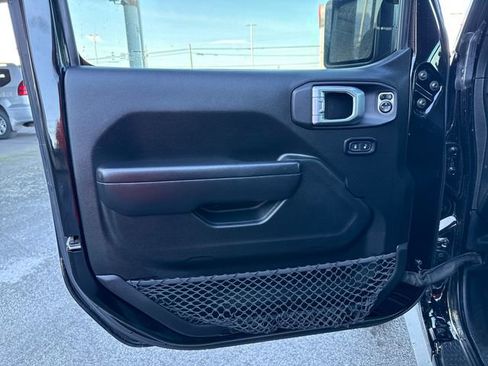 Used 2020 Jeep Wrangler Unlimited Sport image 20