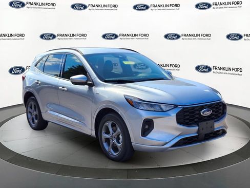 Used 2023 Ford Escape ST-Line Select AWD/4WD image 7