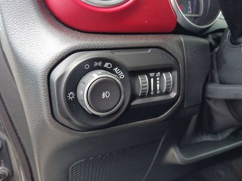 Used 2021 Jeep Wrangler Rubicon AWD/4WD image 37