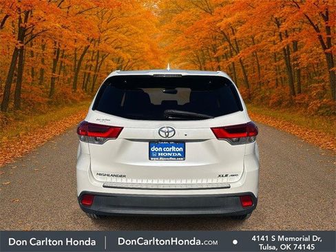 Used 2017 Toyota Highlander XLE image 5