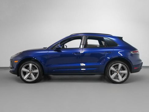 Certified 2025 Porsche Macan image 2