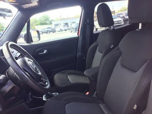 Used 2021 Jeep Renegade Latitude image 13