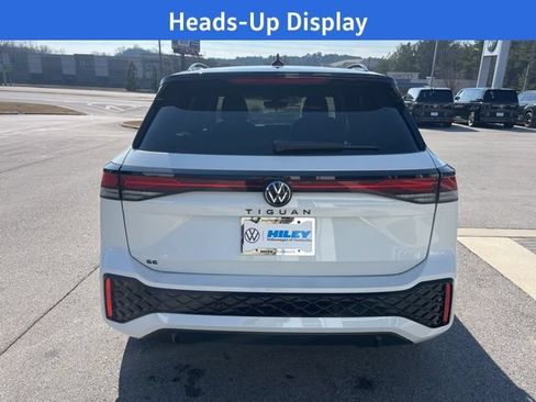 New 2026 Volkswagen Tiguan SE R-Line FWD image 4