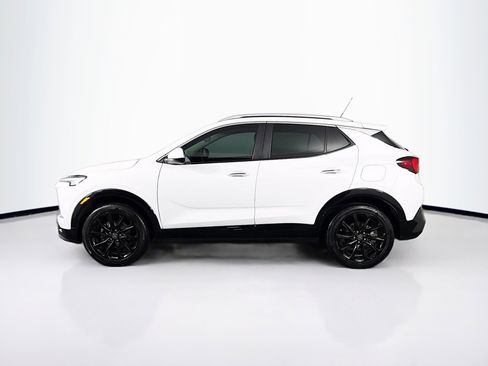 Used 2024 Buick Encore GX Sport Touring w/ Experience Buick Package image 5