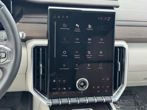 Used 2024 GMC Acadia Denali w/ Super Cruise Package image 11