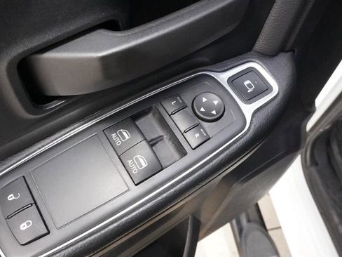 Used 2024 RAM 2500 Tradesman w/ Chrome Appearance Group image 22