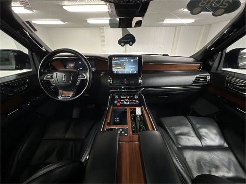 Used 2018 Lincoln Navigator Reserve w/ Technology Package image 21