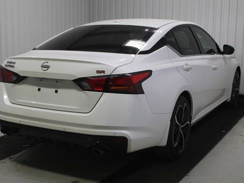 Used 2024 Nissan Altima 2.5 SR w/ SR Premium Package image 6