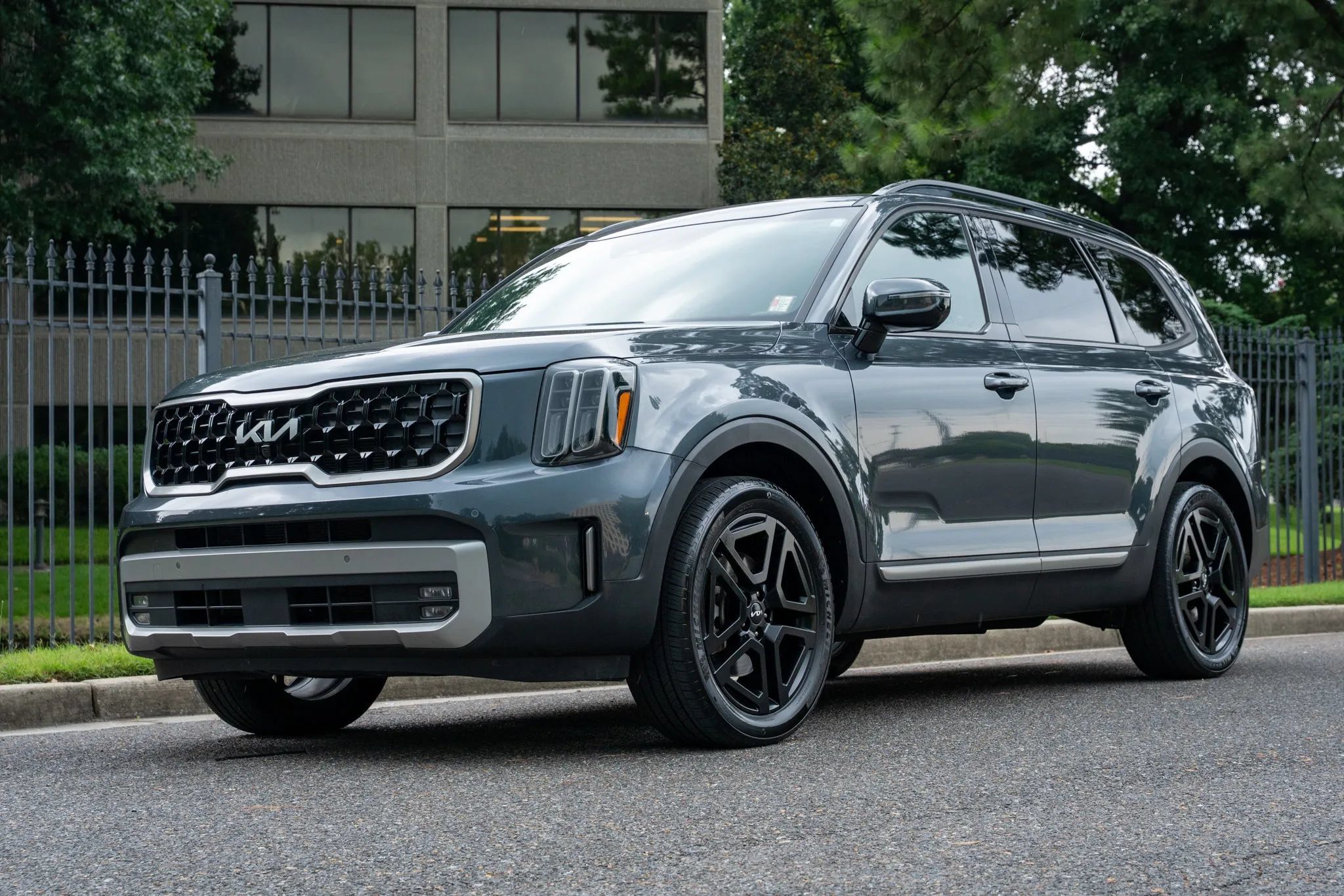 Used 2023 Kia Telluride SX X-Line AWD/4WD image 1