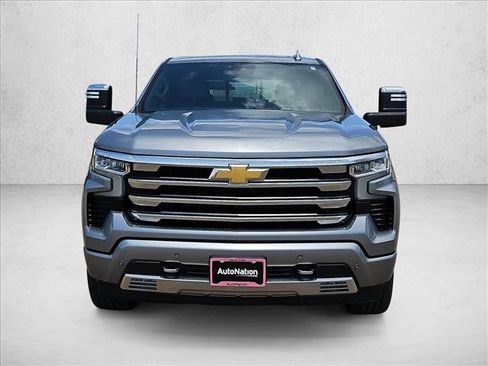 Certified 2025 Chevrolet Silverado 1500 High Country w/ High Country Premium Package AWD/4WD image 2