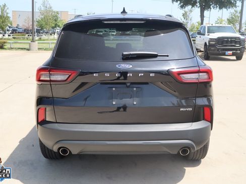 Used 2025 Ford Escape ST-Line Select AWD/4WD image 4