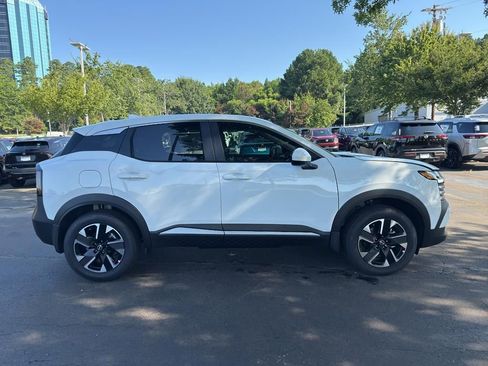 New 2025 Nissan Kicks SV image 8