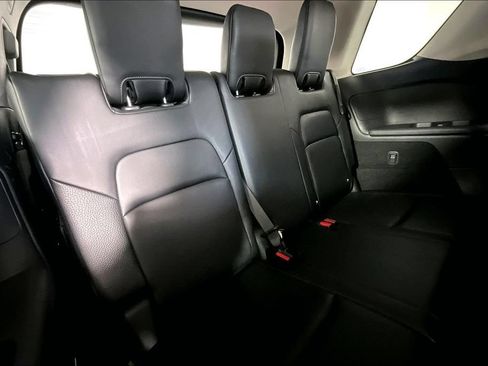 Used 2022 Nissan Pathfinder SL AWD/4WD image 28