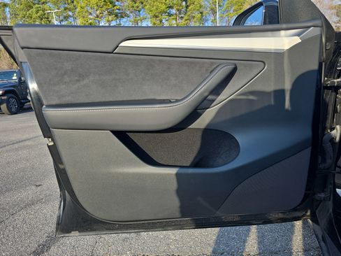 Used 2023 Tesla Model Y Long Range image 27