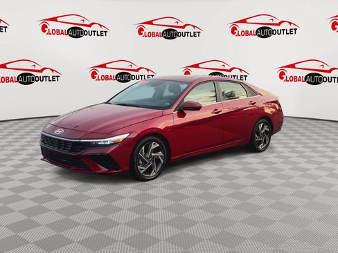 Used 2025 Hyundai Elantra SEL FWD image 4
