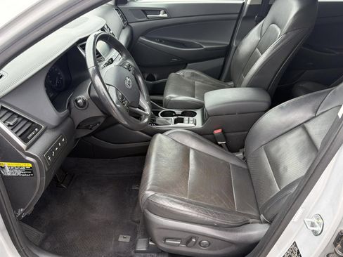 Used 2018 Hyundai Tucson FWD image 13