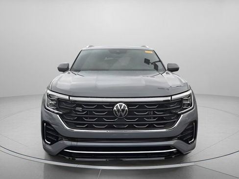 Certified 2024 Volkswagen Atlas Cross Sport SEL R-Line AWD/4WD image 3