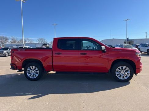 Used 2022 Chevrolet Silverado 1500 Custom image 2