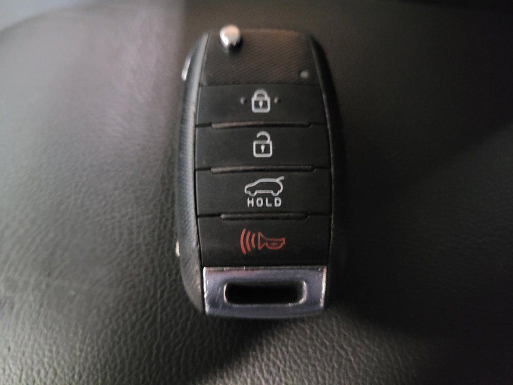 Used 2016 Kia Soul + FWD image 32