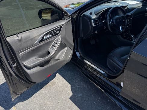 Used 2018 INFINITI QX30 FWD image 13