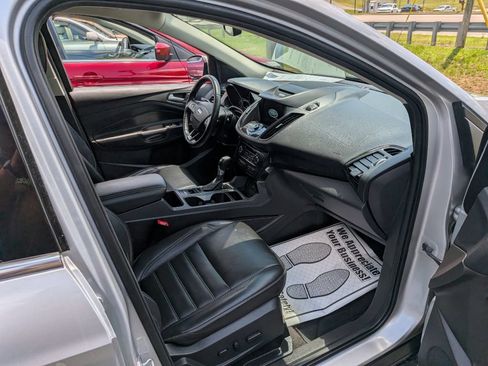 Used 2017 Ford Escape Titanium FWD image 9