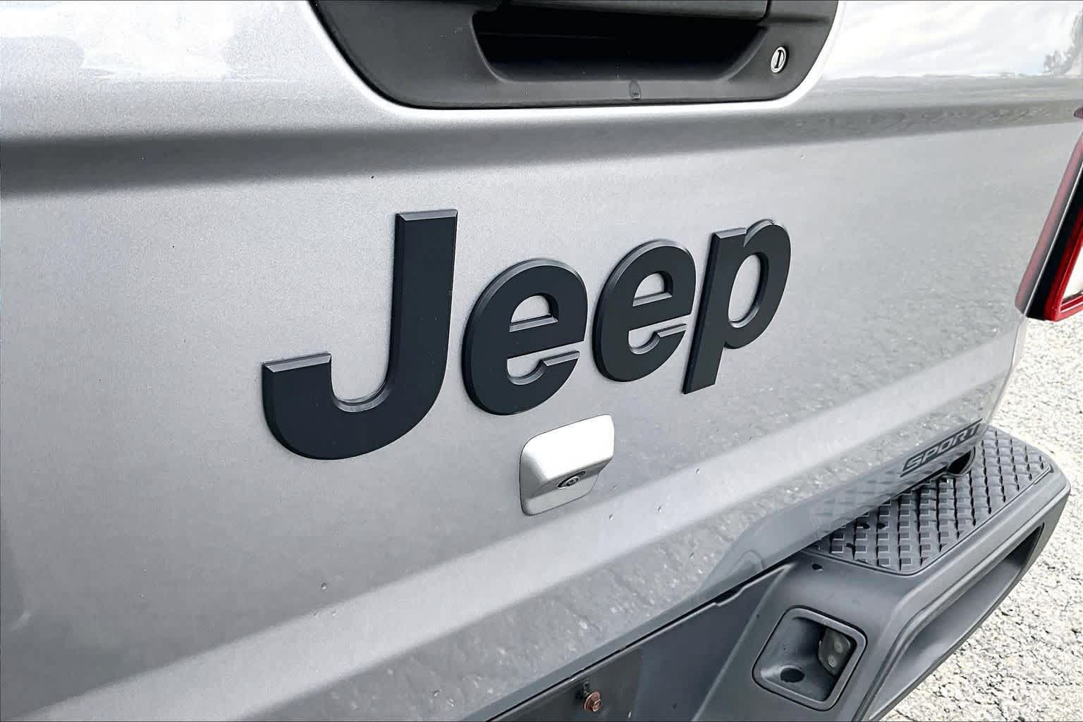 Used 2020 Jeep Gladiator Sport w/ Quick Order Package 24S AWD/4WD image 31