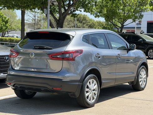 Used 2021 Nissan Rogue Sport S image 4