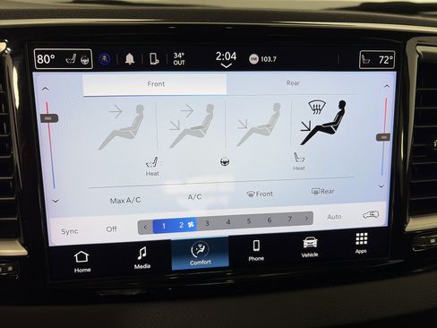 Used 2024 Chrysler Pacifica Touring-L image 19