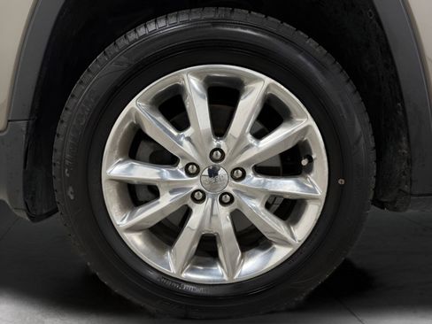 Used 2016 Jeep Cherokee Limited image 20