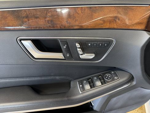 Used 2014 Mercedes-Benz E 350 4MATIC Sedan image 43