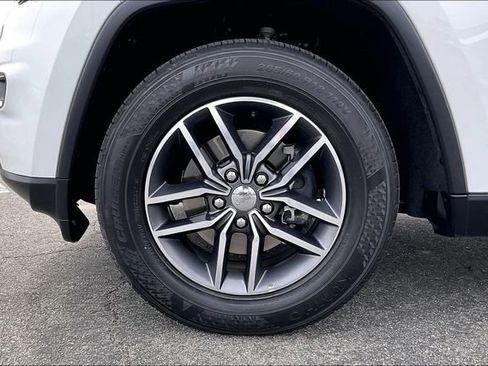 Used 2018 Jeep Grand Cherokee Limited image 8