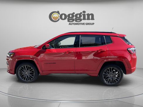 Used 2022 Jeep Compass Limited image 2
