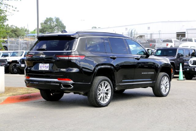 Used 2024 Jeep Grand Cherokee L Summit w/ Luxury Tech Group V AWD/4WD image 5