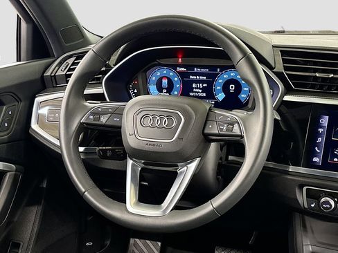 Certified 2025 Audi Q3 2.0T Premium w/ Black Optic Sport Package image 18