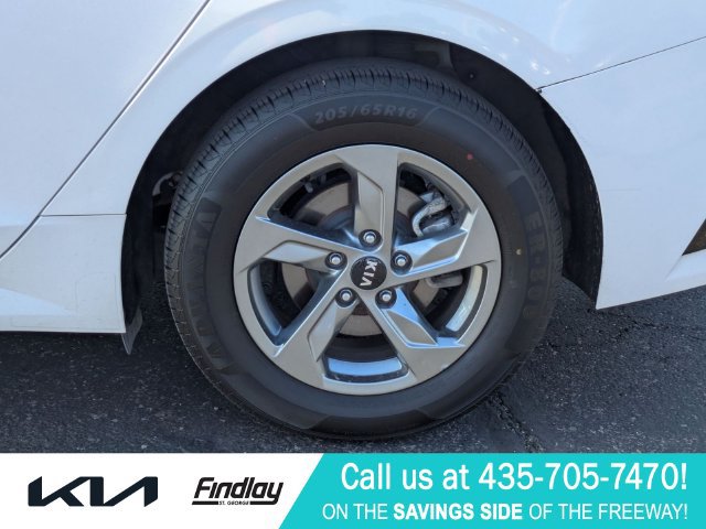 Used 2021 Kia K5 LXS FWD image 12