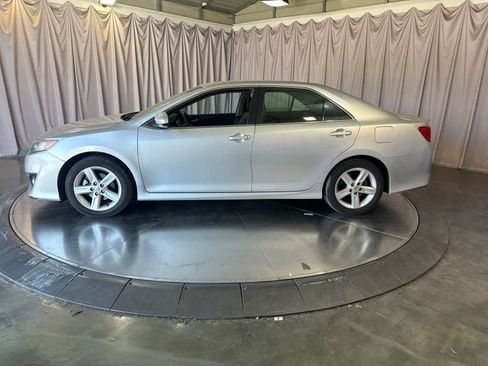 Used 2013 Toyota Camry SE FWD image 8