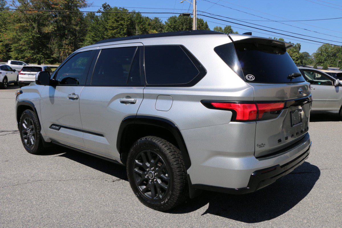 Used 2023 Toyota Sequoia Platinum AWD/4WD image 3