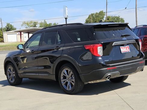 Used 2024 Ford Explorer XLT w/ Equipment Group 202A image 6