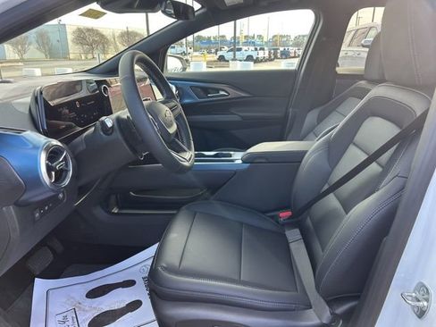 New 2026 Chevrolet Equinox EV LT image 15