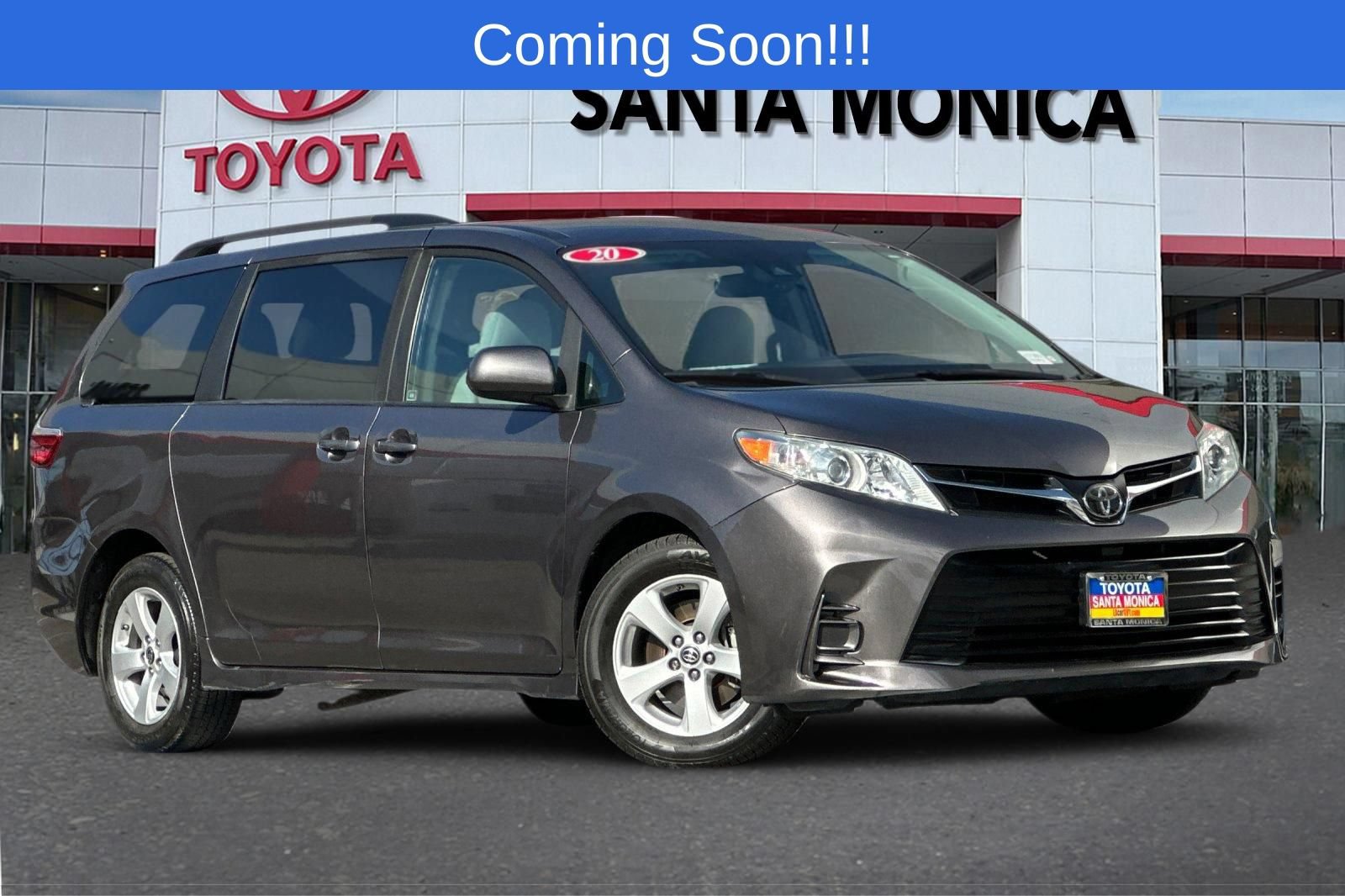 Used 2020 Toyota Sienna LE w/ Carpet Mat Package FWD image 1